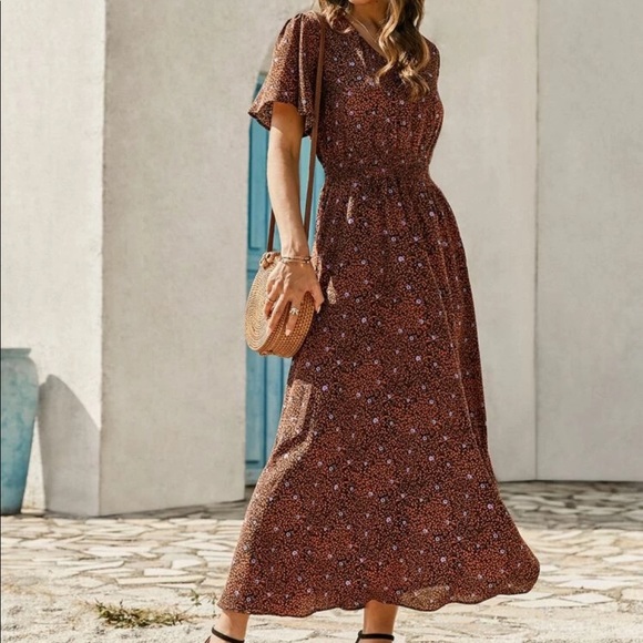 Dresses & Skirts - Allover print V-Neck dress